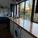 Large Cosy With Garden, Excellent Location!