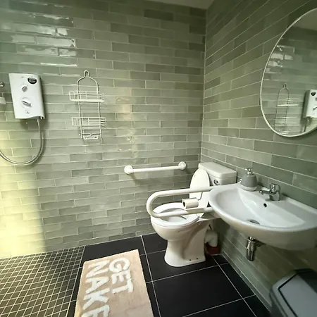 Ferienhaus Large Cosy With Garden, Excellent Location!