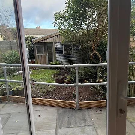 بيت للعطل Large Cosy With Garden, Excellent Location!