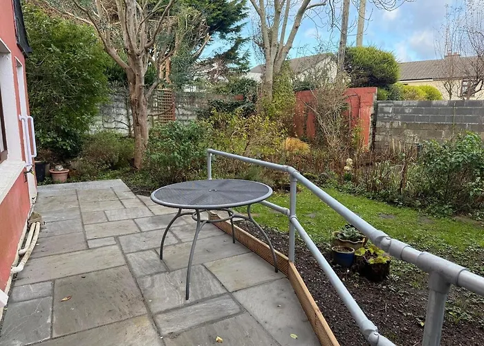 Large Cosy With Garden, Excellent Location! Galway