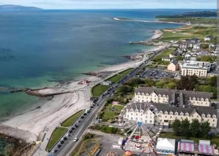 Ferienhaus Large Cosy With Garden, Excellent Location! Galway