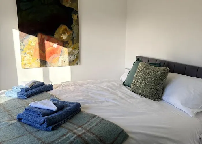 Ferienhaus Large Cosy With Garden, Excellent Location! Galway